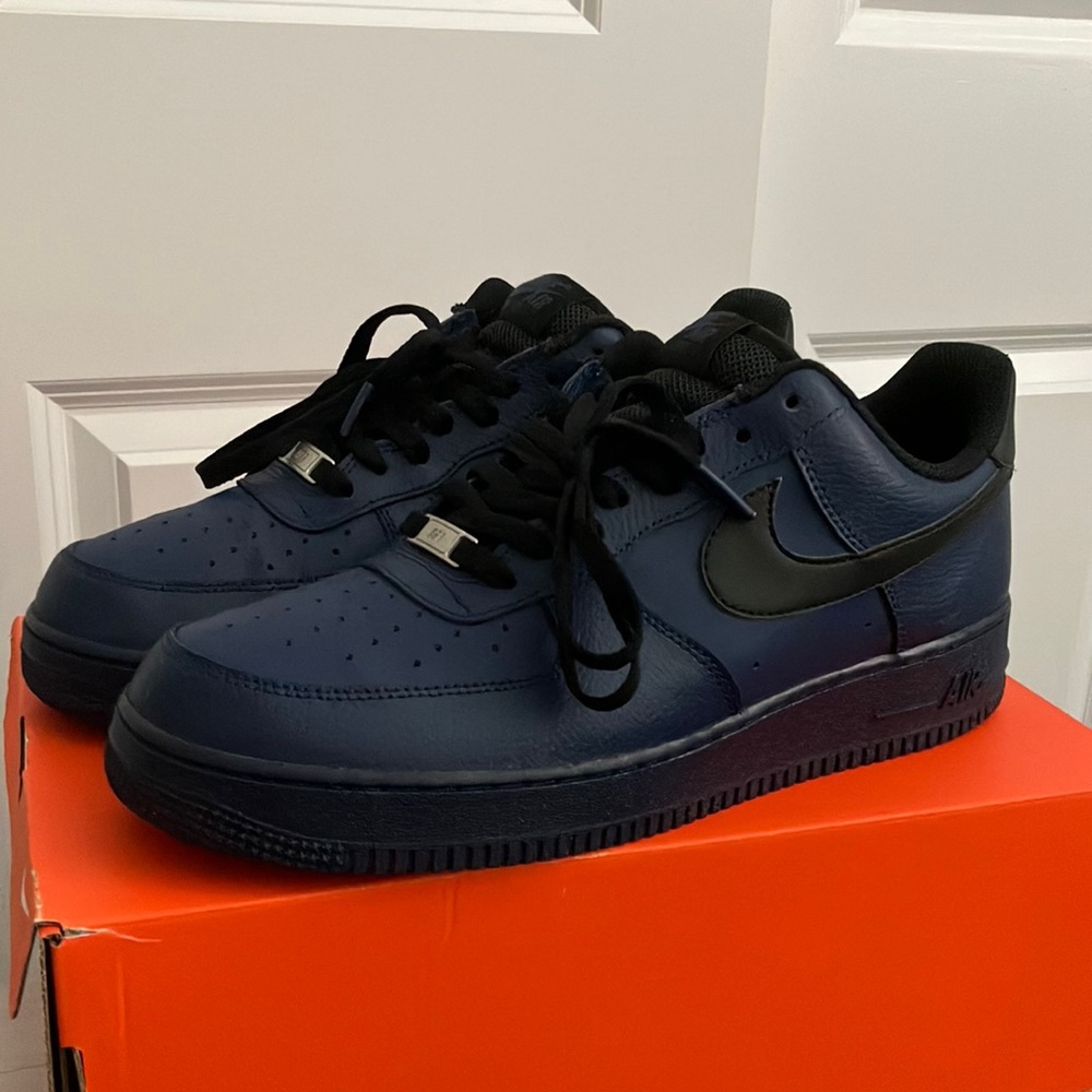 Nike Air Force 1 Navy Black like new size 11.5
